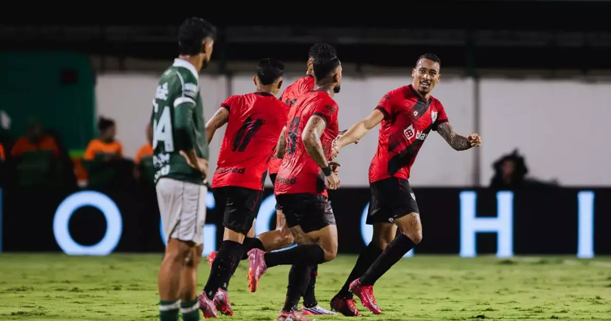 Atlético-GO vence o Goiás por 1 a 0 e entra no G6 da Série B