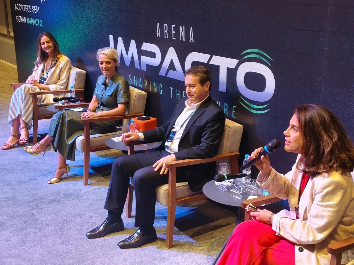 IA encurta ciclos industriais e amplia testes de produtos, mostram empresas