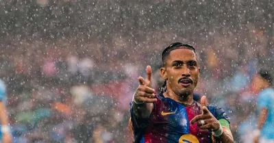 Barcelona vence Feyenoord por 5 a 1 com dois gols de Raphinha e estreia de Gabriel Jesus