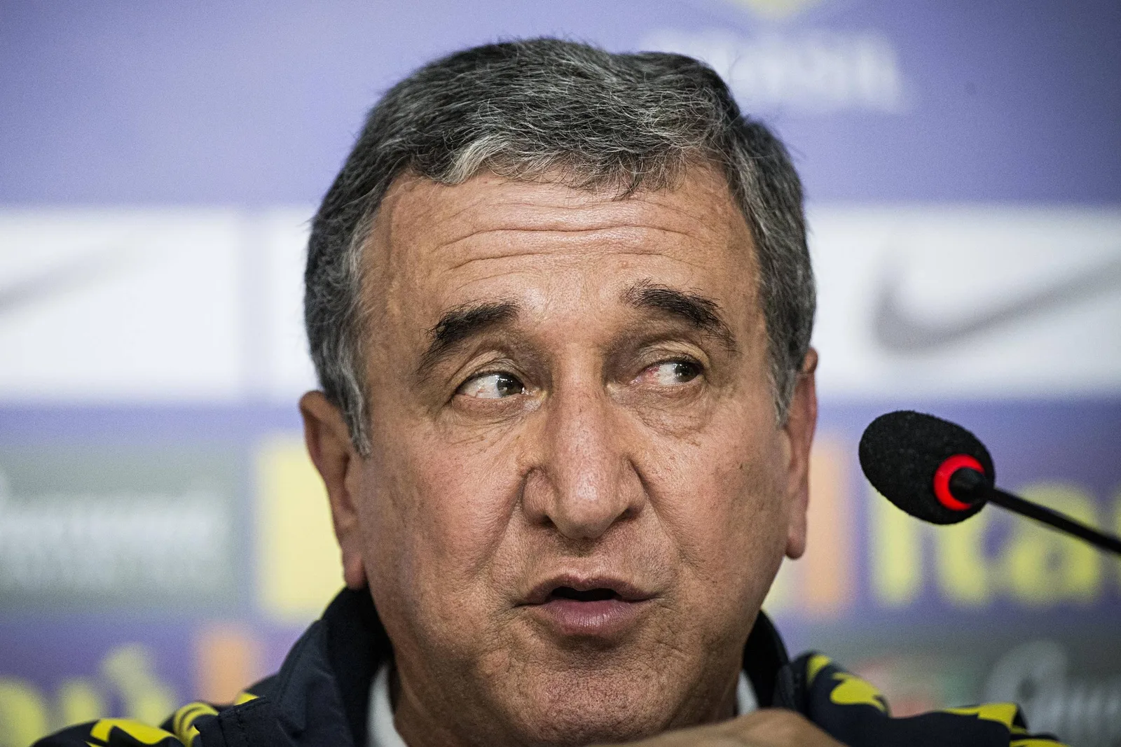 Após tratamento intensivo, Carlos Alberto Parreira deixa hospital no Rio
