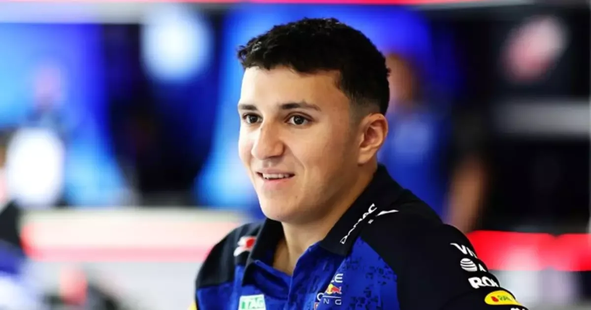 Red Bull fará teste com Hadjar antes de decidir retorno no Azerbaijão