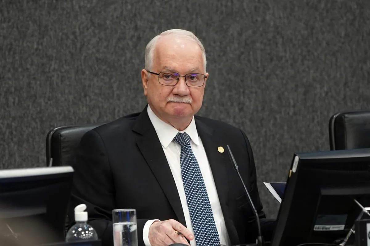Fachin discute redistribuição de investigações em meio a conflito no STF