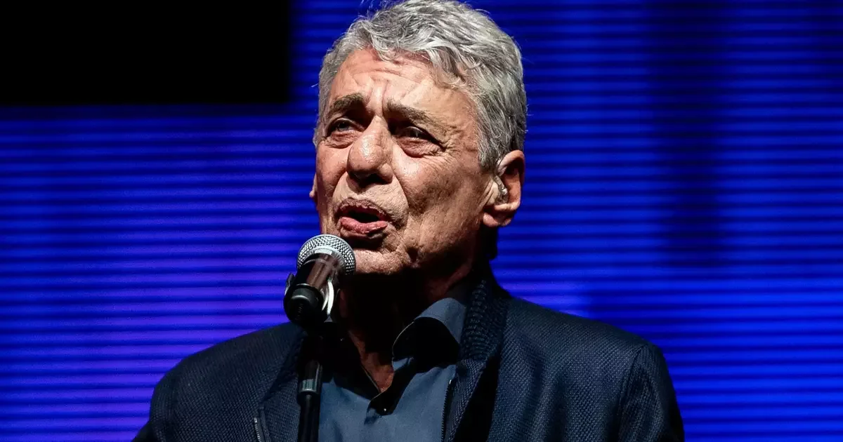 Defesa de Chico Buarque pede investigação sobre ameaça feita na internet