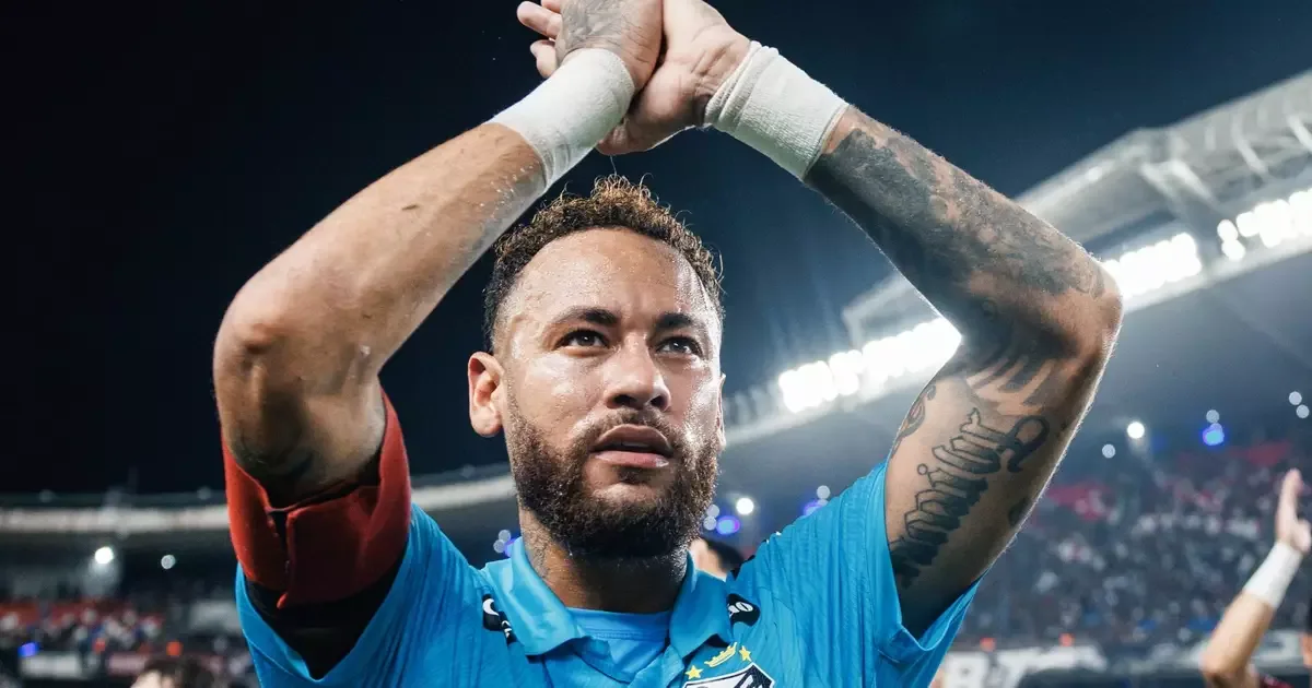 Santos avalia contratar Philippe Coutinho após pedido de Neymar