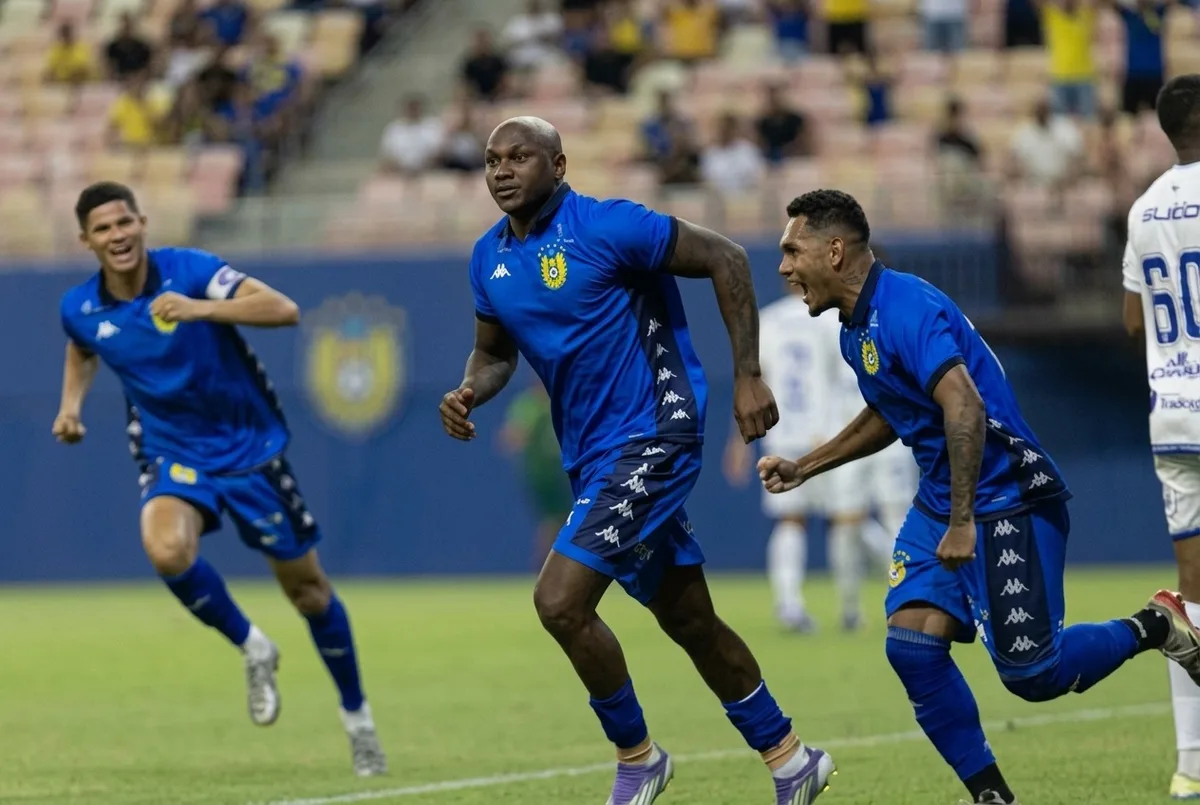 Sassá encerra passagem pelo Nacional após gol decisivo e novo acesso no Amazonas