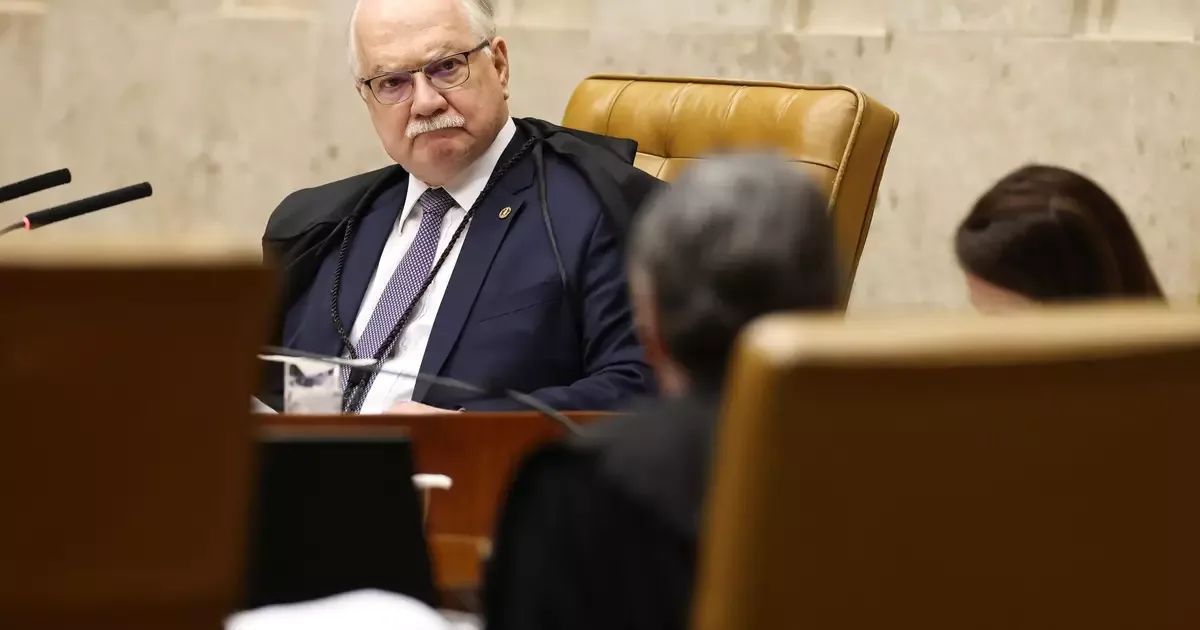 Fachin mantém julgamento no STF após pressão por acesso a celular de Vorcaro